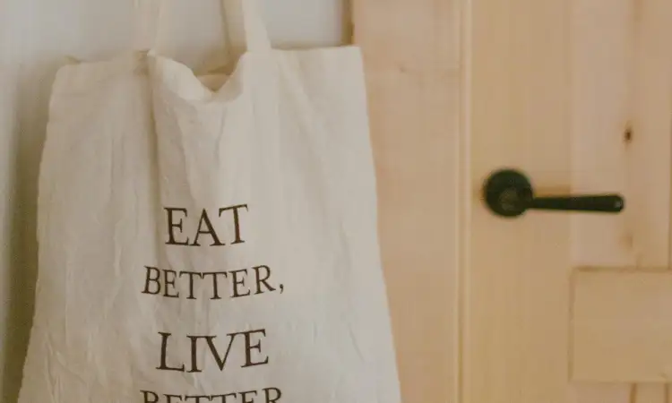 Persiapan mencuci tas kanvas, Sumber: pexels.com