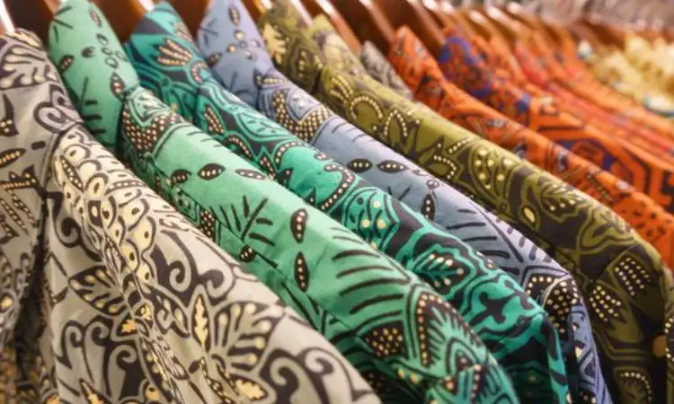 Kesalahan mencuci batik baru, Sumber: indonesia-travel.com