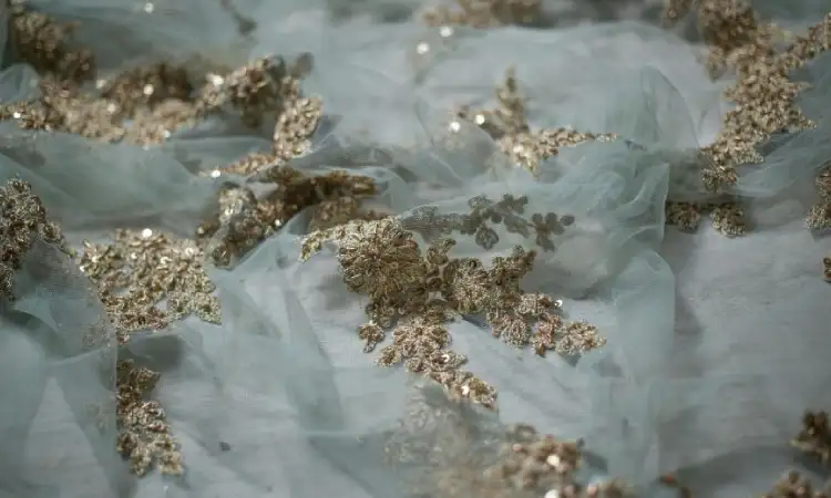 Kesalahan yang terjadi saat mencuci kebaya, Sumber: herworld.co.id