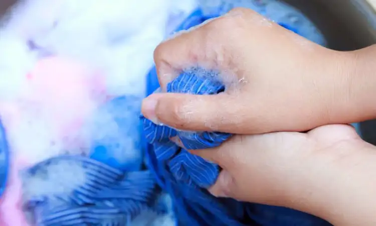Tips mencuci baju batik dengan benar, Sumber: googleusercontent.com