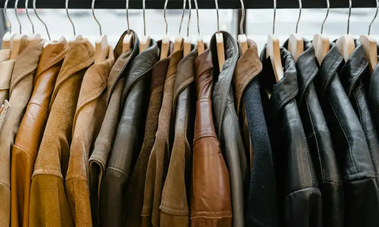 Tips dalam merawat jaket kulit, Sumber: pexels.com