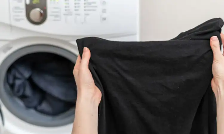 Cara mencuci baju hitam, Sumber: housedigest.com