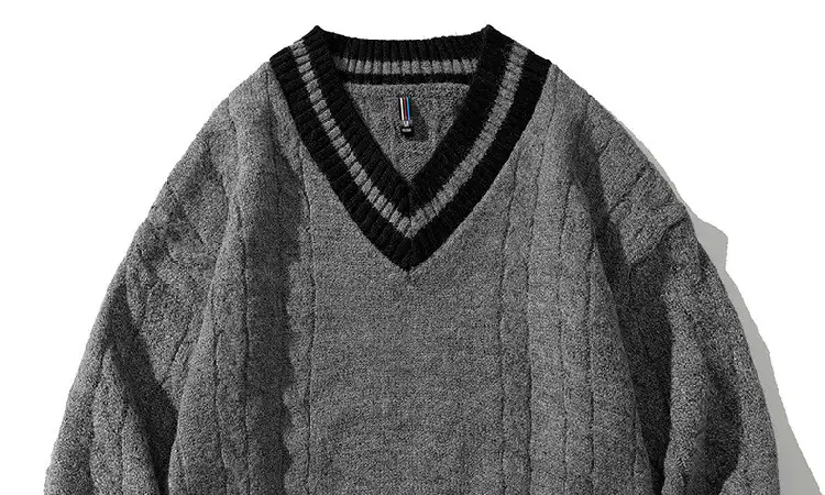 V-Neck Sweater, Sumber: ebayimg.com