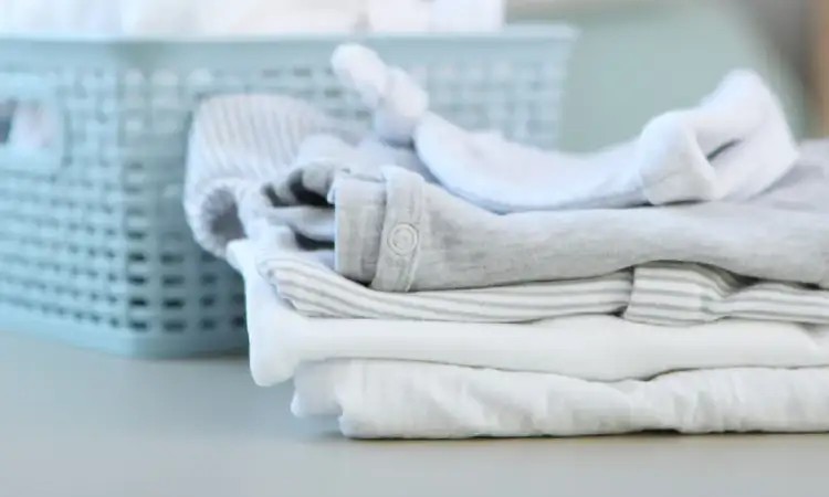 Cuci baju bayi, Sumber: deuxpardeux.com