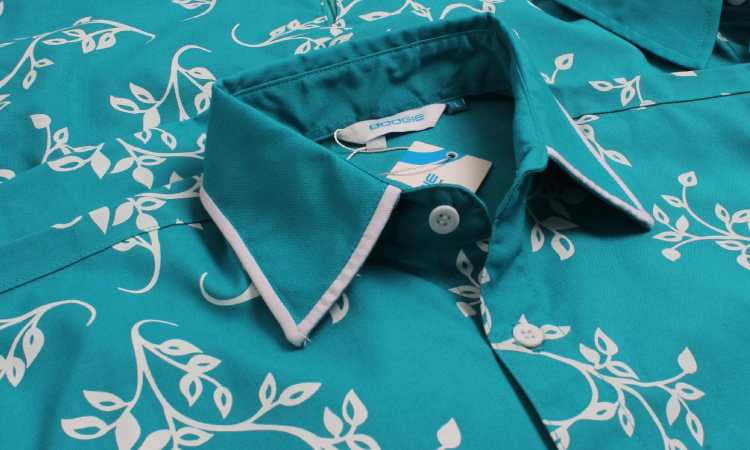 Mencuci baju seragam, Sumber: boogieapparel.co.id