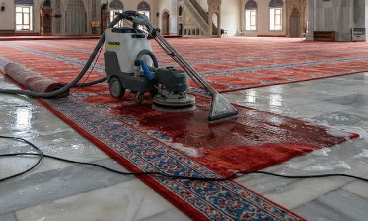 Memilih jasa pencucian karpet masjid, Sumber: AI
