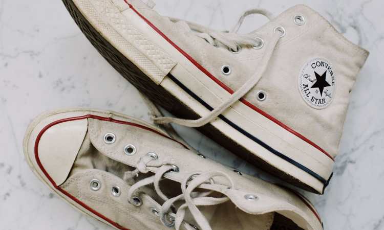 Laundry sneakers mahasiswa, Sumber: pexels.com
